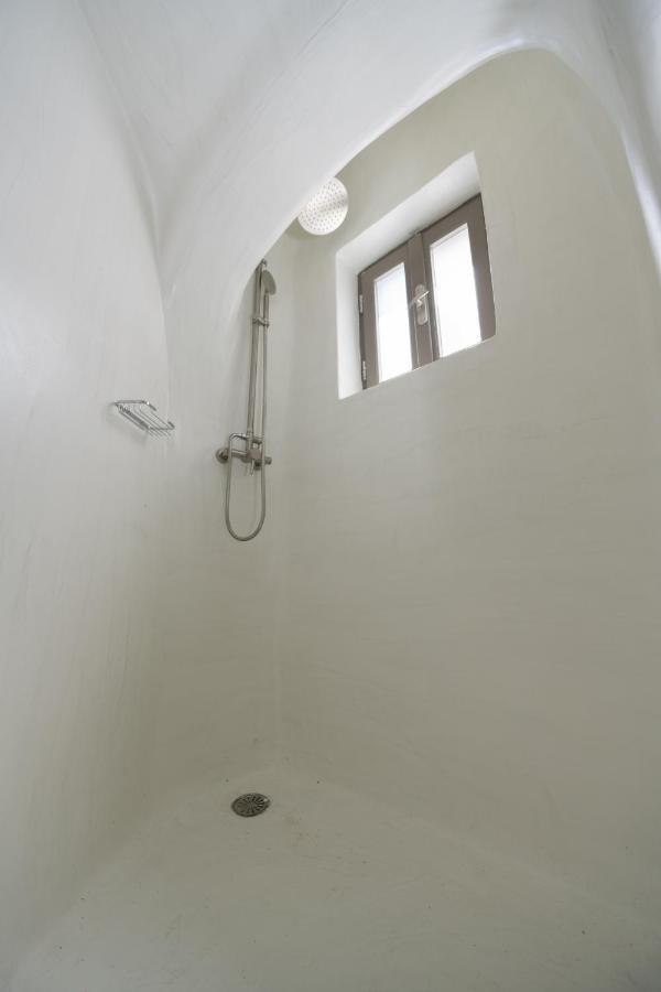 Astrea Suites "Ostria Cave Villa-Outdoor Jacuzzi" Oia  Ngoại thất bức ảnh